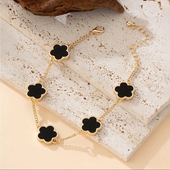 Clover Anklet - Picture 3 of 4